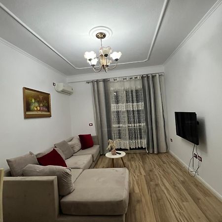 Sjsjksdbbd Apartment Tiranë Luaran gambar