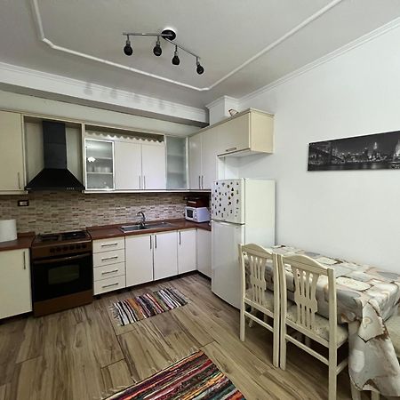 Sjsjksdbbd Apartment Tiranë Luaran gambar